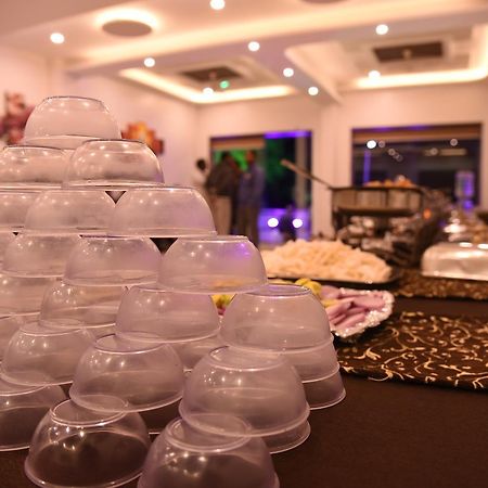 فندق جولموهر بريد أحمدناغار المظهر الخارجي الصورة