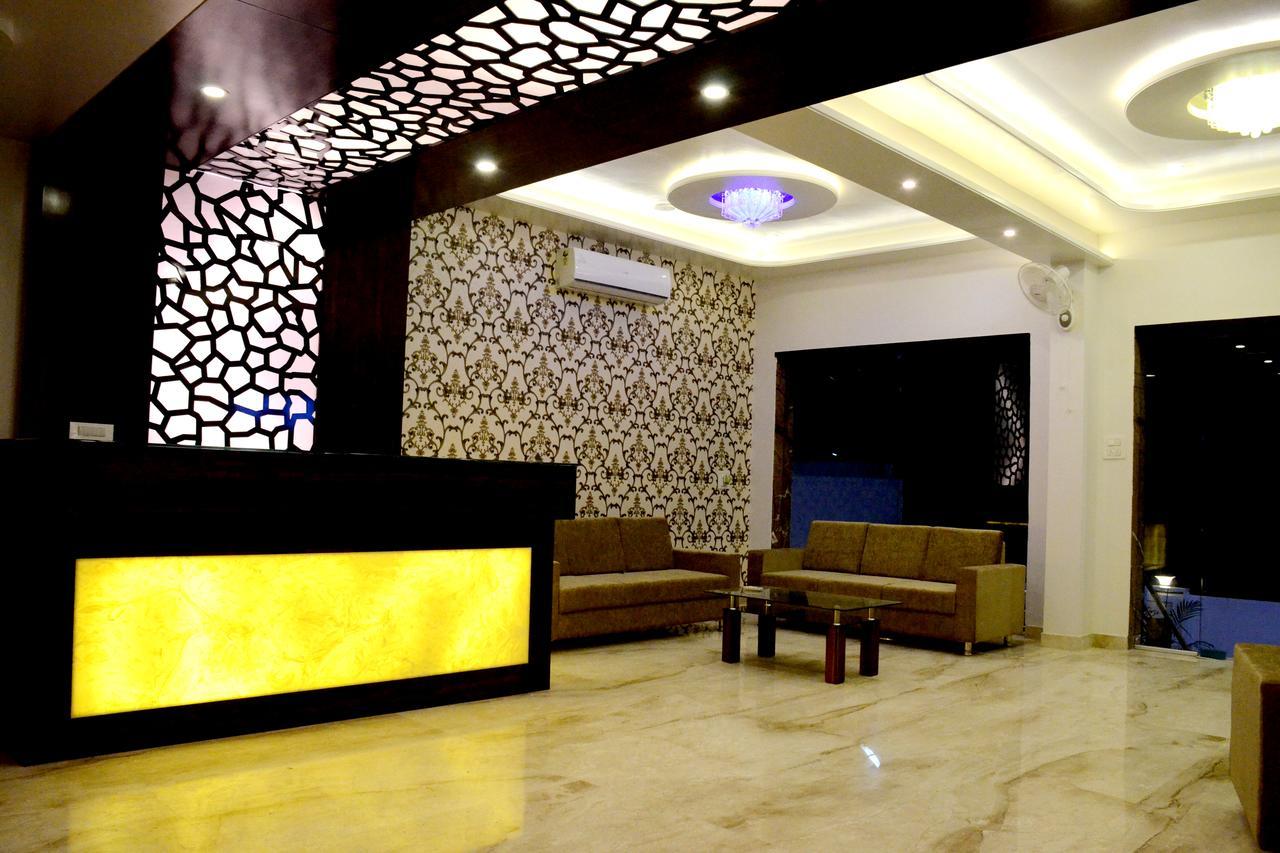 فندق جولموهر بريد أحمدناغار المظهر الخارجي الصورة